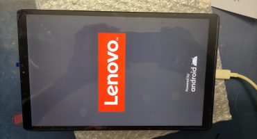 Wymiana ekranu w tablecie Lenovo TAB M10 HD (TB-X306)